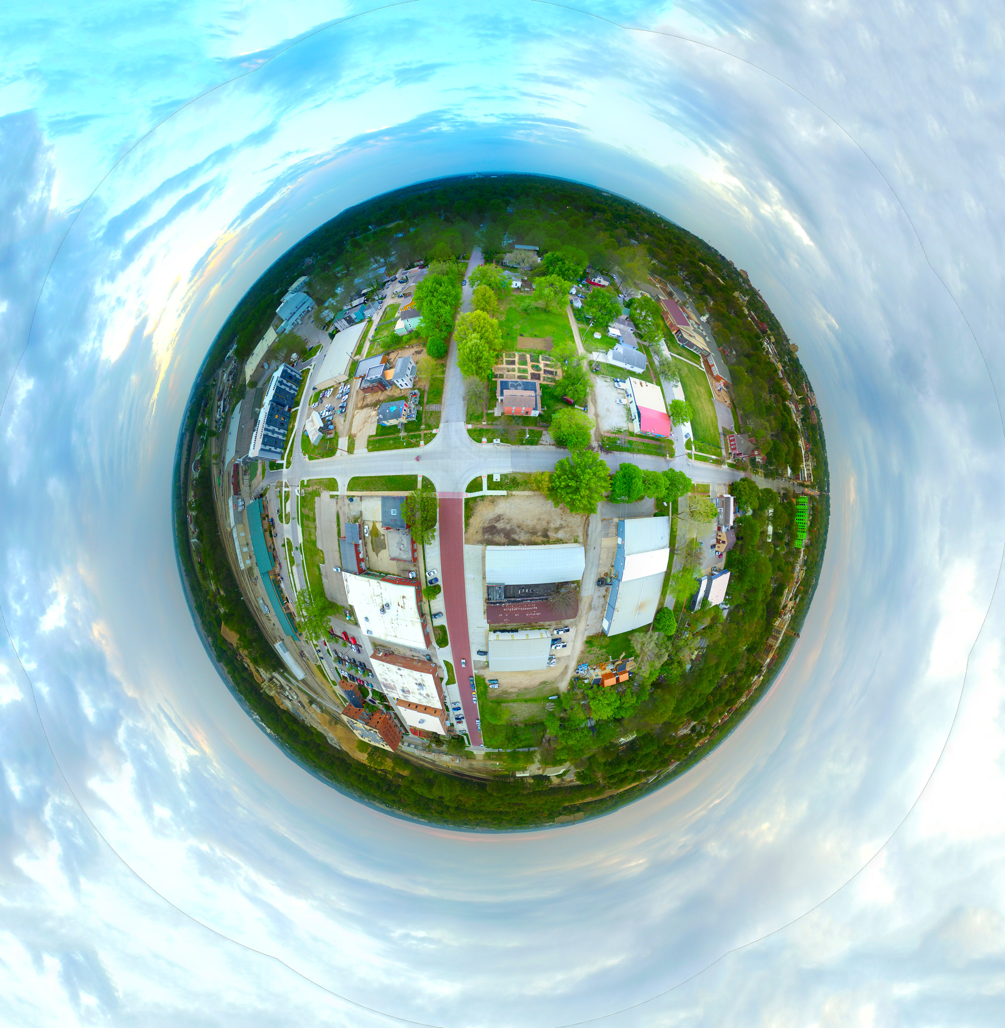 2016 04 19 Lawrence Downtown 9th And Pennsylvania Little Planets